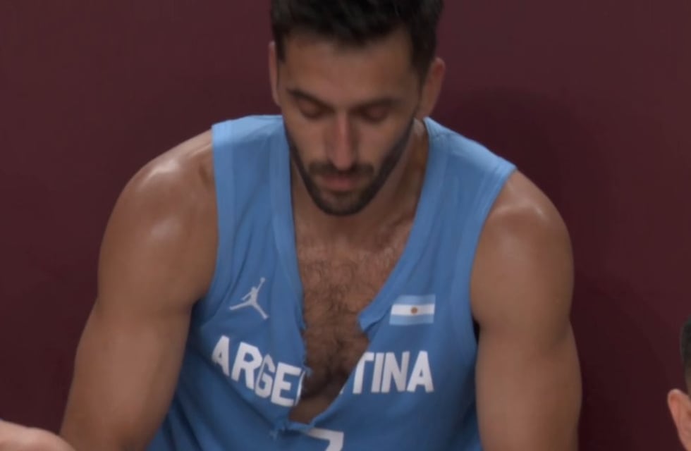 Facundo Campazzo se enojó y se rompió la remera en pleno partido: “A Japón hay que ganarle como sea”