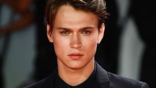 Netflix: la miniserie italiana de 6 capítulos que roza con los lujos y es la más popular de 2025