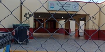 Los ladrones provocaron destrozos en el colegio ubicado en barrio Los Gigantes Anexo.