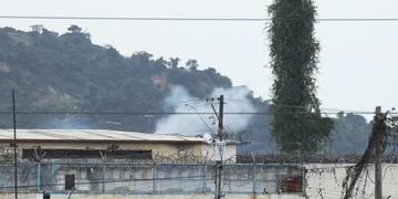 Desde el fin de semana se registraron violentos episodios en la Penitenciaría del Litoral, Ecuador. Foto: EFE / Jonathan Miranda.