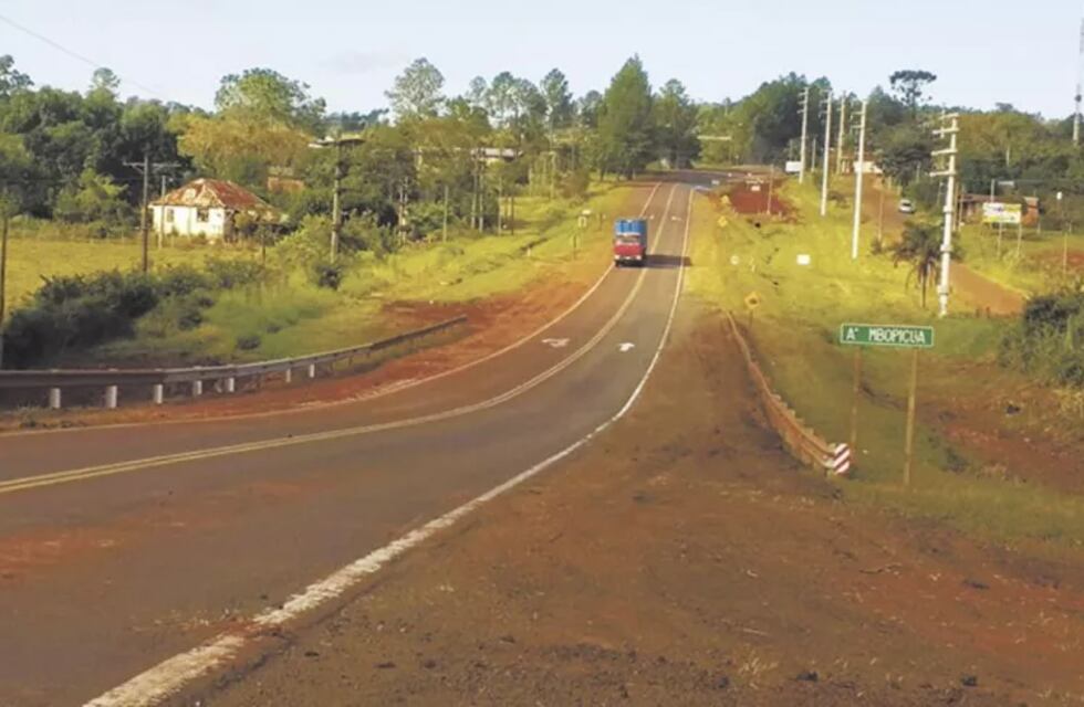 Vecinos denuncian que el puente Mbopicuá se estaría hundiendo