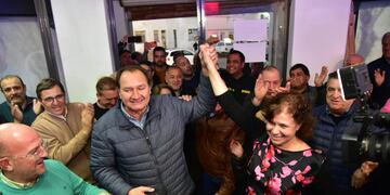 Marcos Juárez: Pedro Dellarossa y Sara Majorel festejan por las elecciones. (Martín Llampayas)