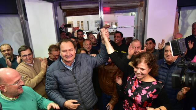Marcos Juárez: Pedro Dellarossa y Sara Majorel festejan por las elecciones. (Martín Llampayas)