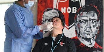 El Mono Burgos asumió como DT de Newell's (@Newells)