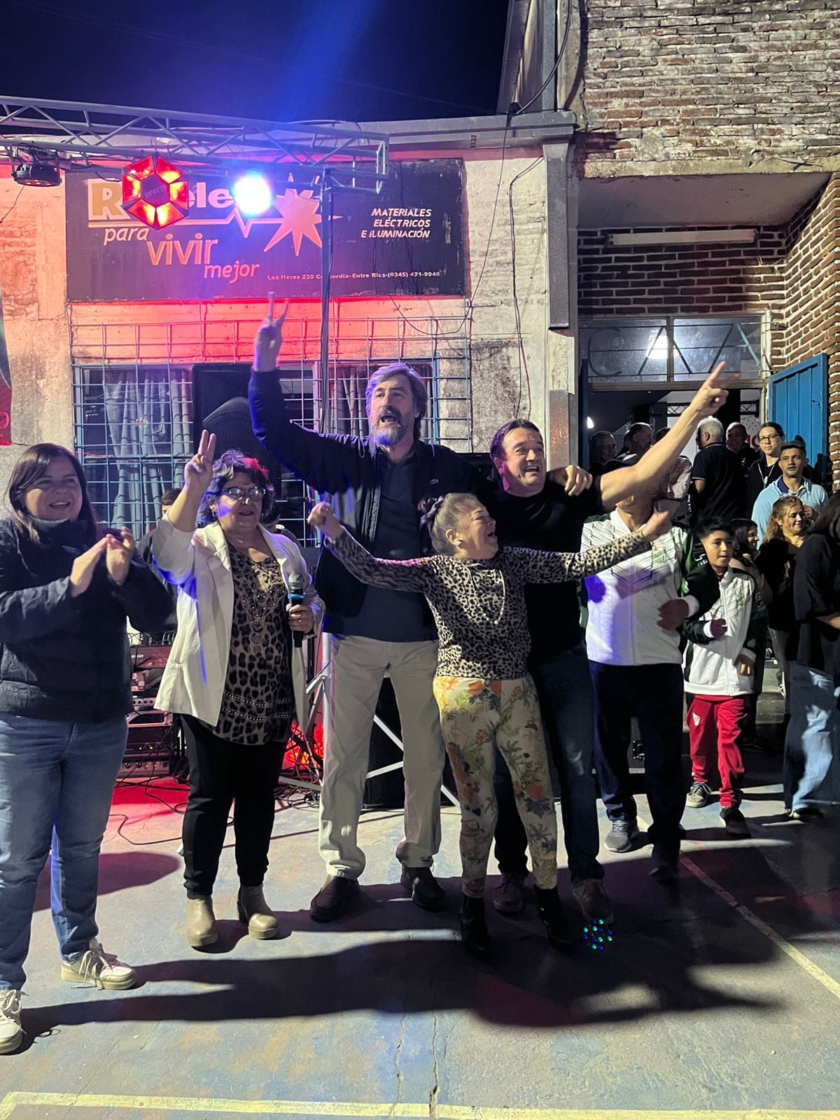 Más de mil madres fueron homenajeadas en el Club Alumni por la agrupación Dorrego y Marcelo Cresto.