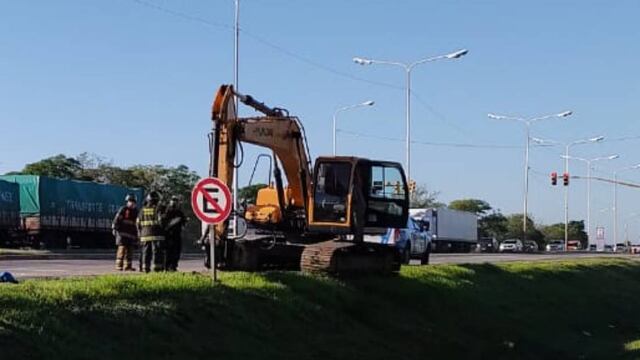 La retroexcavadora que le hizo perder un pie a un joven en el ingreso sur de Rafaela