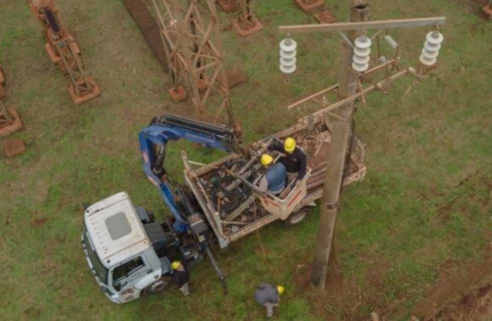 Energía de Misiones realizó trabajos de mejoramiento de tendido eléctrico