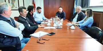 Reunión para analizar los avances en las obras del Canal Avalle - Maravita