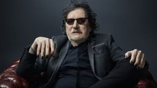 Charly García cumple 72 años: así fue el festejo de sus fans en la puerta de su casa