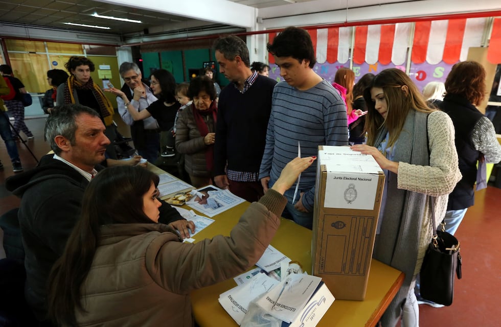 Qué pasa si soy autoridad de mesa y no me presento estas elecciones del domingo 26 de octubre