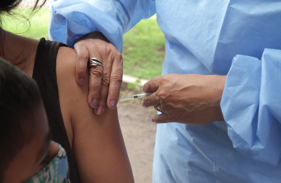 Ya se vacunaron 1.560 médicos rosarinos con las dos dosis Sputnik V