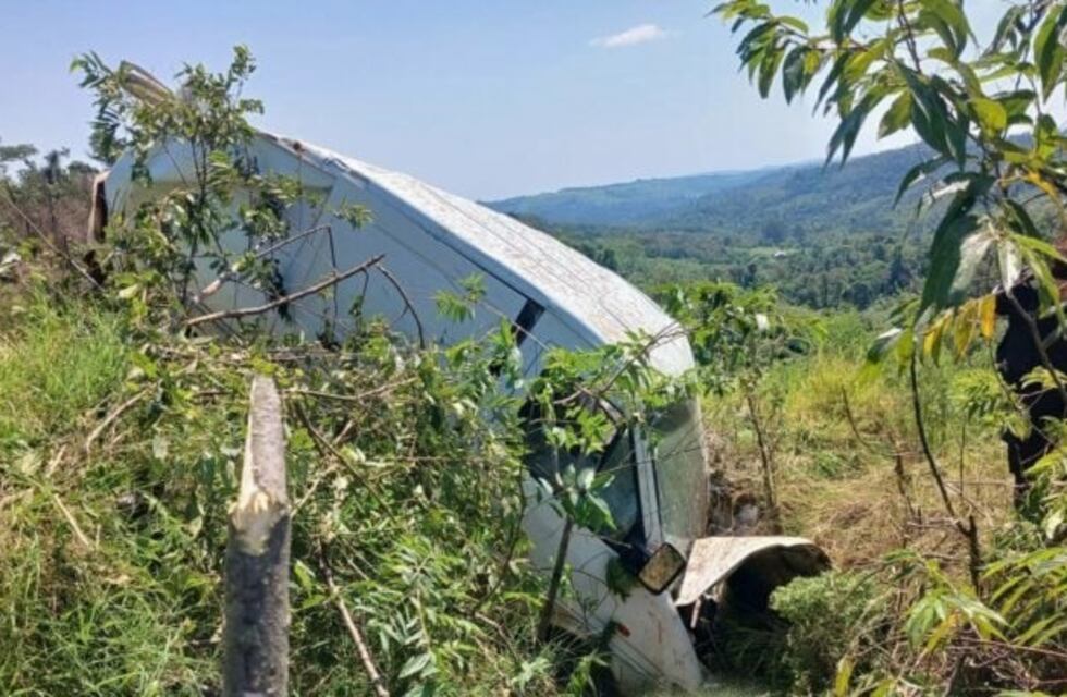 Siniestro vial se cobra la vida de un automovilista en Pozo Azul
