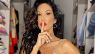 Silvina Escudero modeló pijamas con encaje y demostró que es toda una diosa.