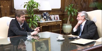 Melella junto a Alberto Fernández.