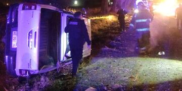 Persecución, tiros y vuelco: confuso episodio policial en Bella Italia