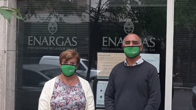 Los concejales de Bien Común Liliana García  y Raúl Rodríguez presentes en la audiencia pública de ENARGAS.