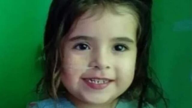 Francesca Molnar, la chaqueña que tuvo que ser intervenida por cardiopatía congénita y ahora la obra social pide la devolución del dinero.