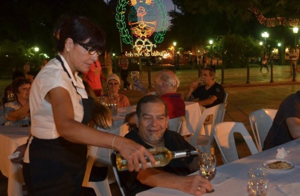 Degustación urbana de vino en plena Ciudad de Mendoza