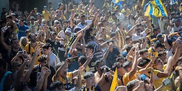 Los fanáticos fueron a Arroyo Seco y también se reunieron en el Acceso Sur.