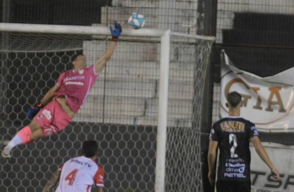 El Loco Carranza, el alma de Instituto y la atajada de la que todos hablan