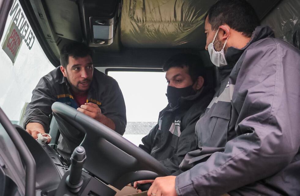 Tolhuin: Personal de Obras Públicas se capacitó en el uso y mantenimiento de camiones volcadores