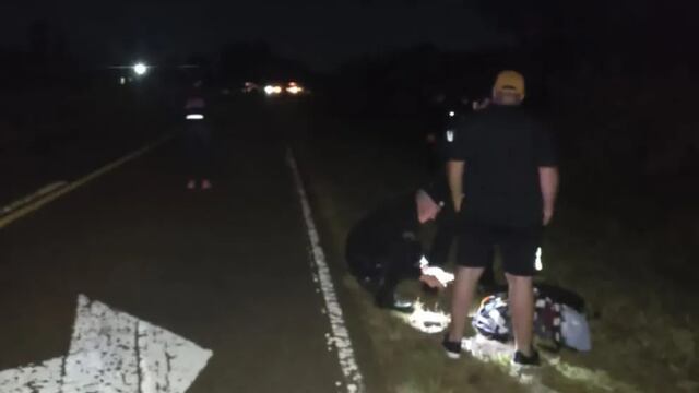 San Antonio: mujer pierde la vida tras colisión entre una camioneta y una motocicleta.
