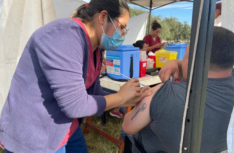 Suba de casos positivos de Covid-19 en Córdoba: lugares para colocarse la vacuna y testearse