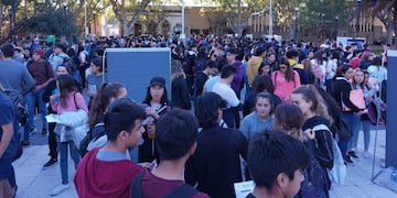 Cientos de jóvenes participaron de la Oferta educativa 2022.