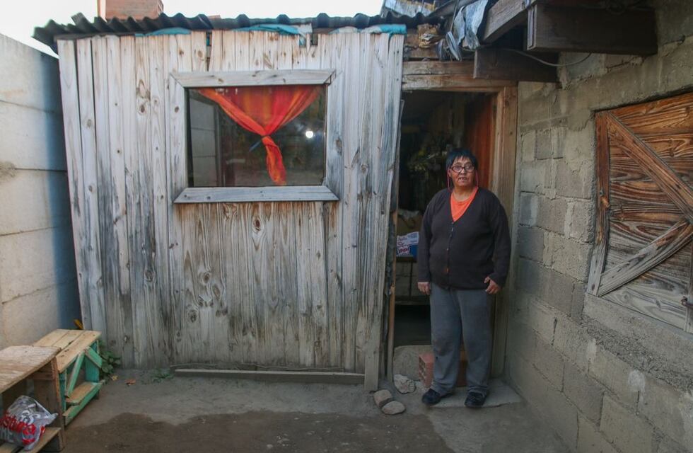 Vecinos de Bariloche le construirán una casa a Alicia, la querida canillita de la ciudad