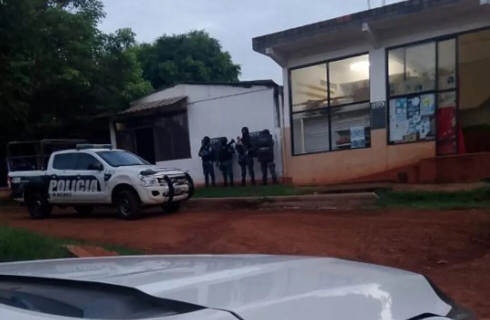 Detienen a dos hombres en una causa por robo de motocicleta en Puerto Iguazú