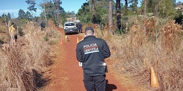 Horror en San Vicente: hallaron el cuerpo de un hombre semidesnudo y sin los ojos.