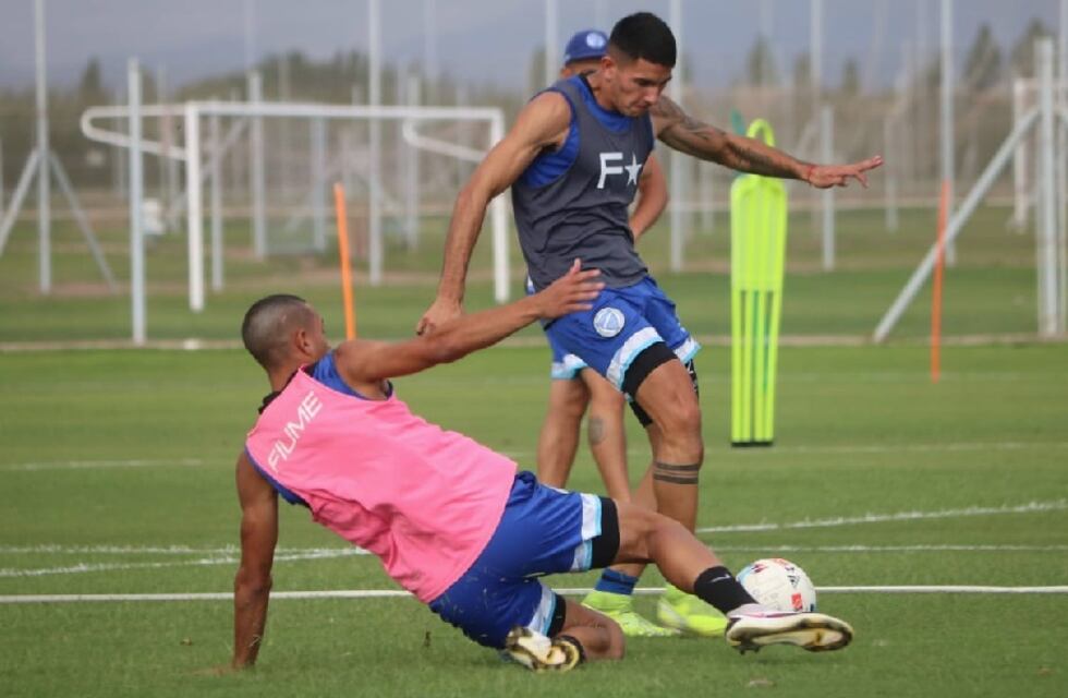 Godoy Cruz entre amistosos y prácticas espera el debut oficial de la temporada