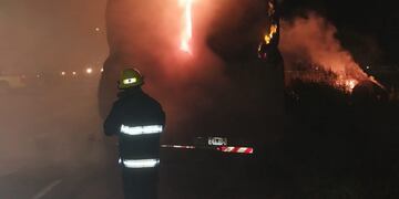 Un camión ardió en el interior de la provincia de Córdoba.