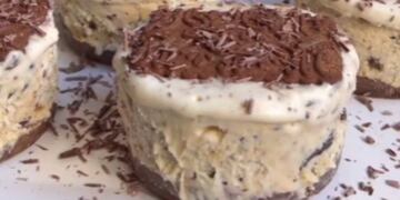 Cómo hacer bocaditos helados de Chocolinas y dulce de leche.