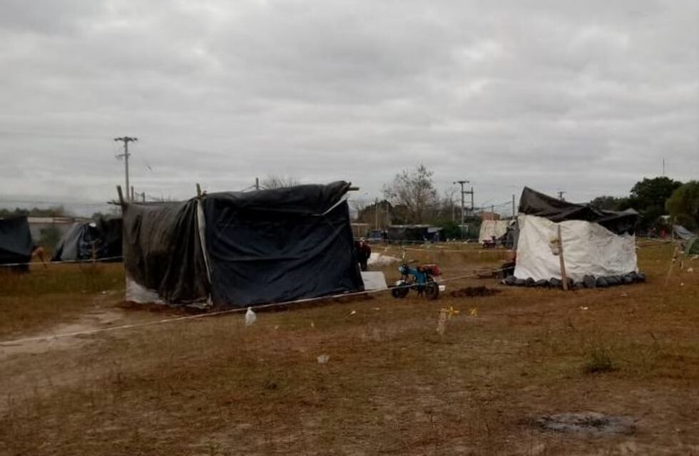Más de 500 personas tomaron tierras en Reconquista y balearon a tres policías