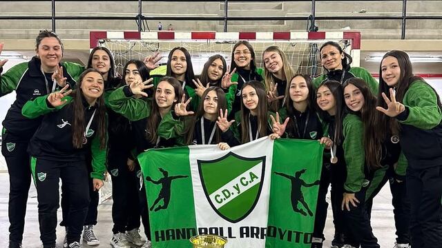 Equipo de Cadetes Femenino de Handball del Cultural de Arroyito 3° puesto en el Nacional de Concordia
