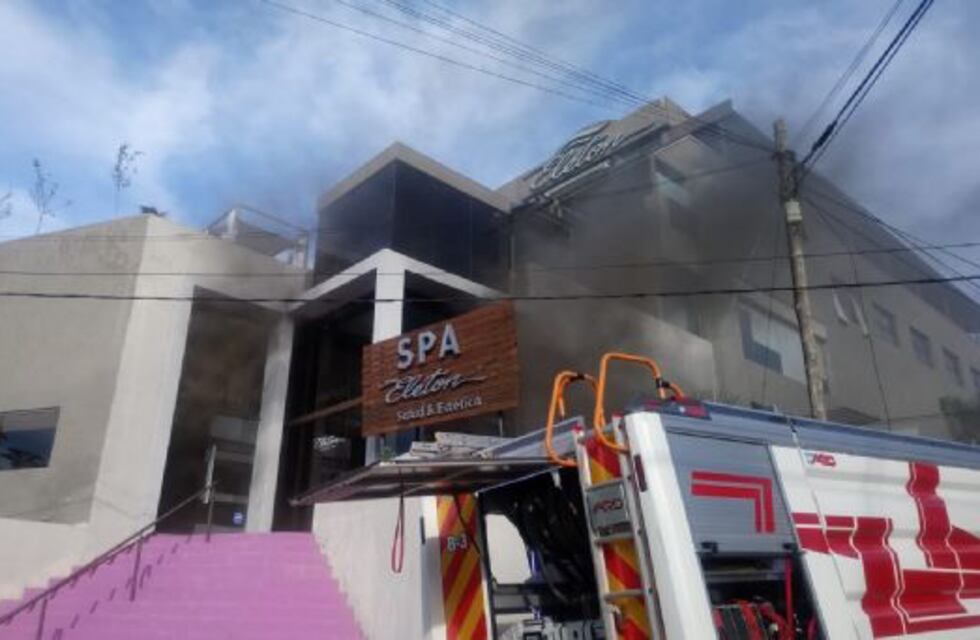 Carlos Paz: se incendió el spa del hotel Eleton