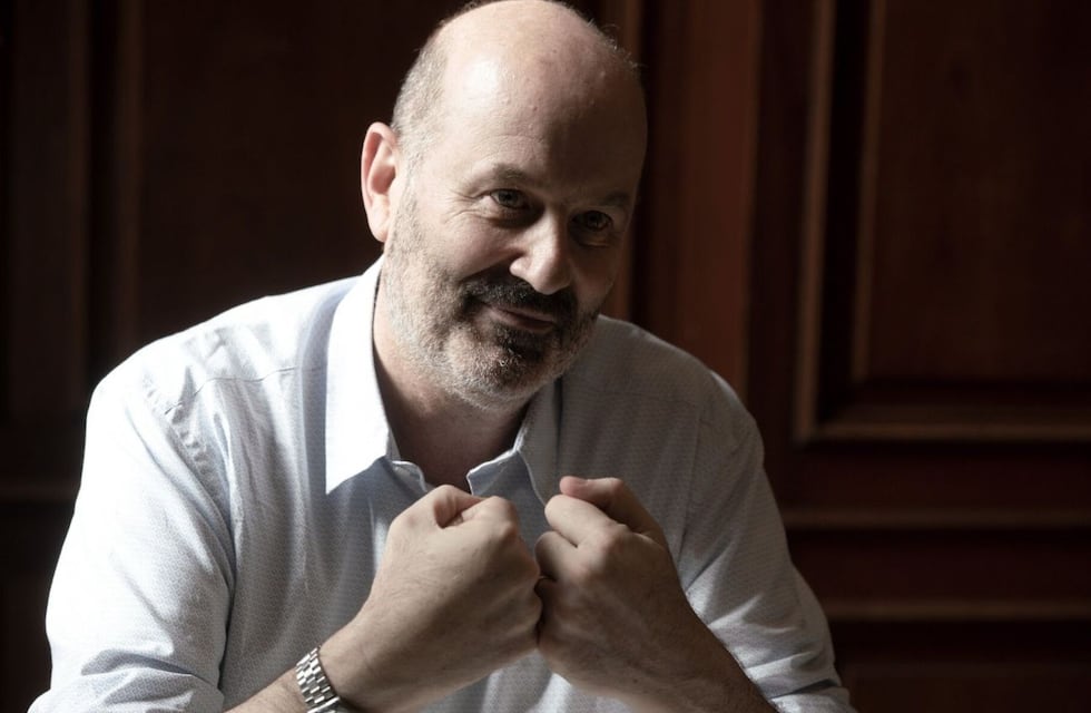 “Deep motosierra”: venta de más de mil inmuebles del Estado y fin de “cargos hereditarios”