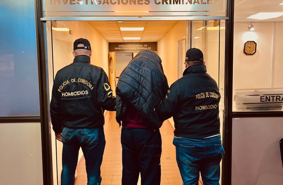 Tres detenidos por el asesinato de un hombre en Córdoba: tienen 14, 17 y 22 años