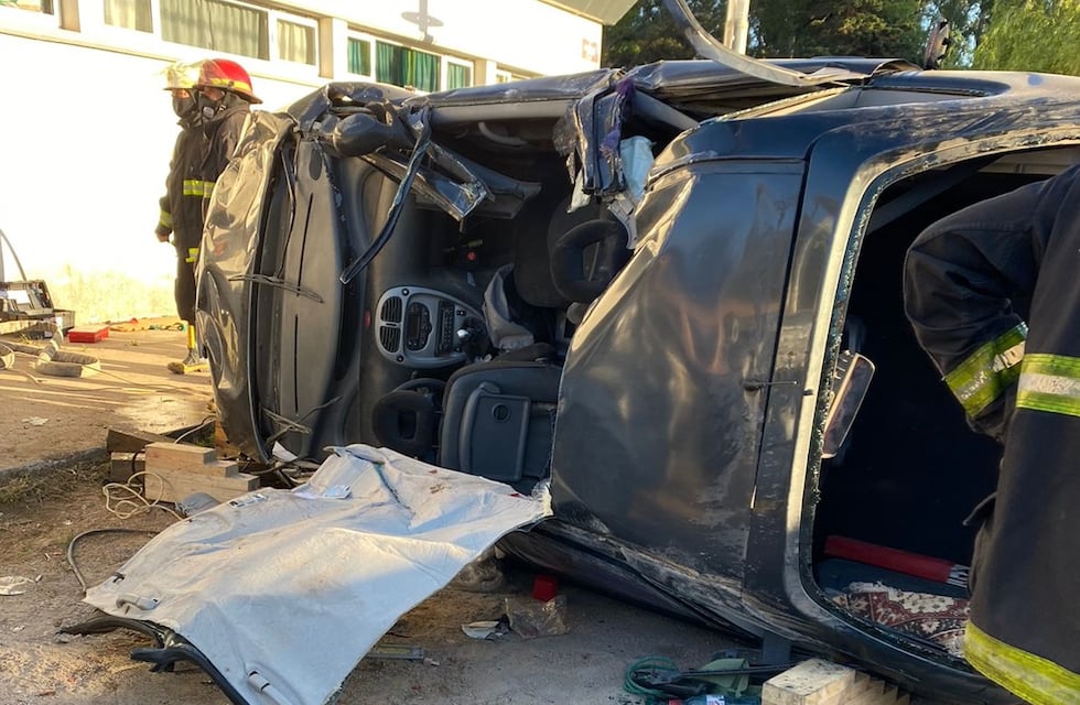 Cuatro adolescentes heridos tras un vuelco en Claromecó