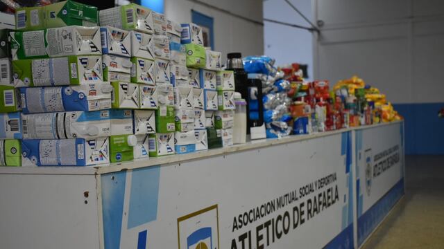 Entregaron los alimentos donados por el partido contra la Selección