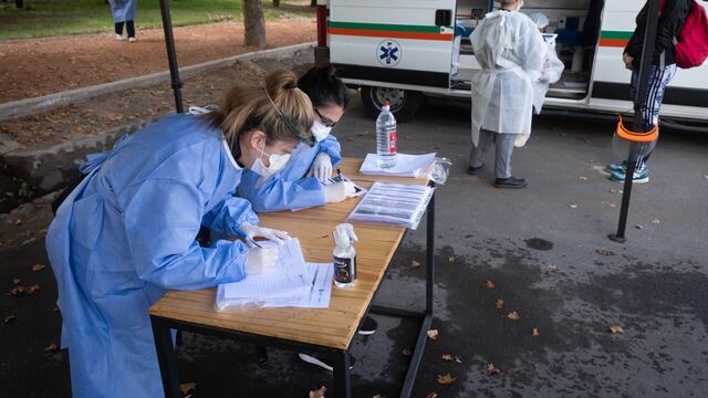 Testeos rápidos y gratuitos: desde hoy en 9 puntos turísticos
Es una estrategia que se implementará por el fin de semana largo en lugares de la provincia donde se espera más circulación de gente. 
Se accede sin turno.