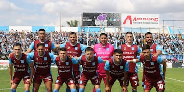 Con su gente, Racing podía estirar las ventajas en la punta. Pero sigue a tres del escolta y le falta quedar libre (Foto. Prensa Racing).