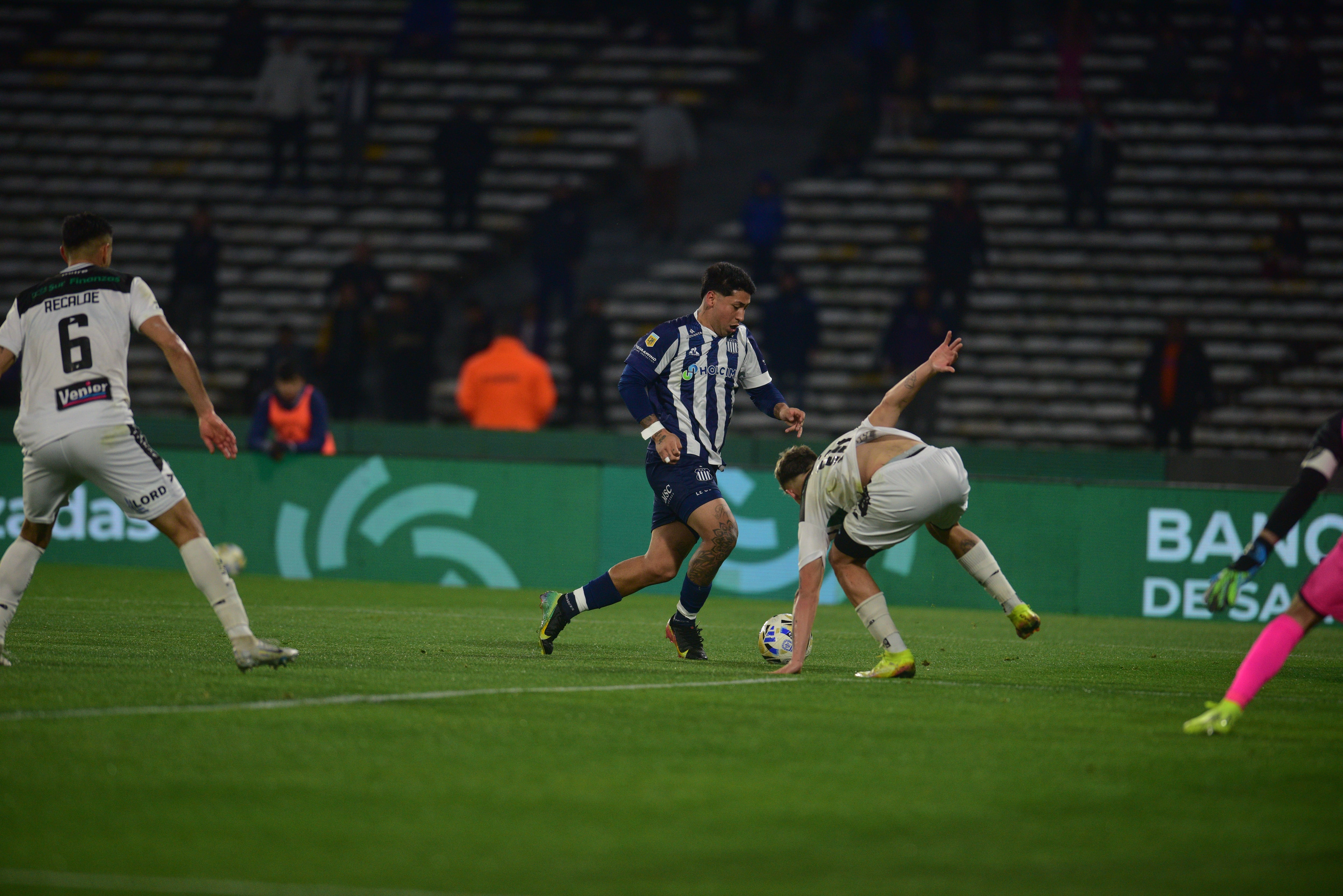 Talleres recibió a San Martín de San Juan en el Kempes por la Liga Profesional. (Pedro Castillo / La Voz)
