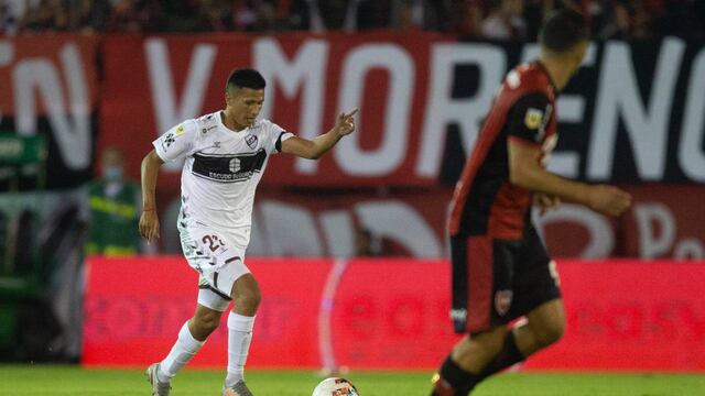 Newell's recibió a Platense por la fecha 8 de la Copa de la Liga Profesional 2022. Iván Gómez ingresó como titular.