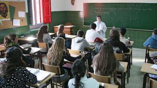 Todos los alumnos de escuelas secundarias de Santa Fe deberán asistir a clases hasta el 23 de diciembre.