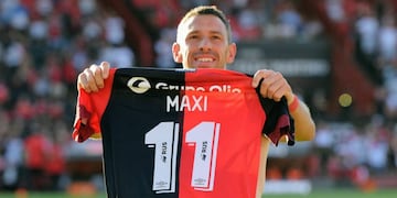 Festejo de Maxi Rodríguez tras el gol en el Coloso
