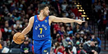 Facundo Campazzo fue expulsado en el segundo cuarto del último partido de la fase regular de la NBA. (AP)