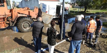 Punta Alta: ABSA reparó el caño de agua en calle González Fernández