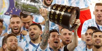 Argentina levantó la Copa América y podría enfrentar a Italia.